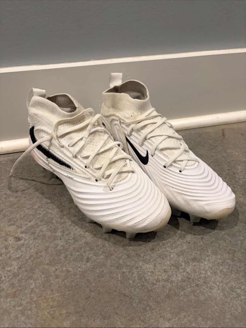Nike Men White and Black Athletic Football Cleats